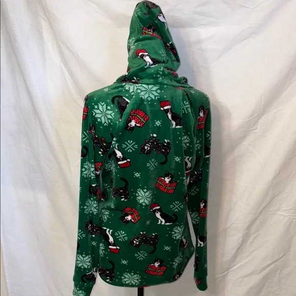 No Boundaries Green and Red Holiday Sweatshirt - Picture 5 of 5